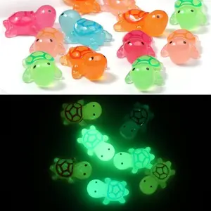 Household daily necessities 5Pcs Luminous Mini Resin Turtles Sea Turtles Figurines Glow in The Dark, Cute Tiny Bulk for Cake Toppers Ocean Animal Theme Decor Garden Micro Landscape DIY Outdoor Décor