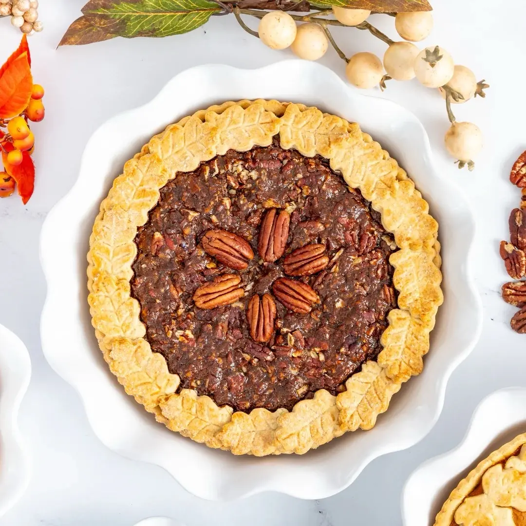 Her Sweet Treats - Thanksgiving Pecan Pie Her Sweet Treats - Thanksgiving Pecan Pie