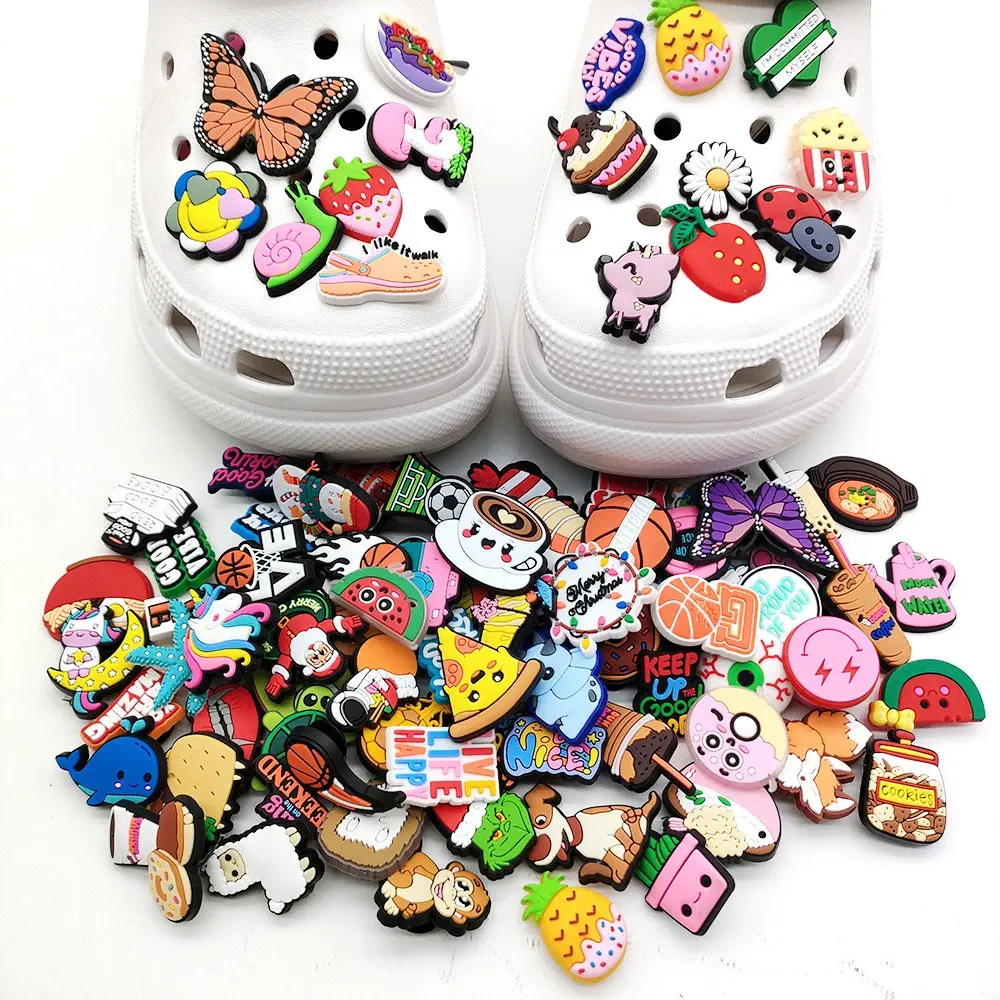 10pcs Random PVC Shoe Charms for Croc Clogs, Fashion Shoe Decoration Buckles, Decorative Shoe Accessories, Clog Shoe Decorations, Christmas Party Accessories for Kids & Adults, Versatile Use