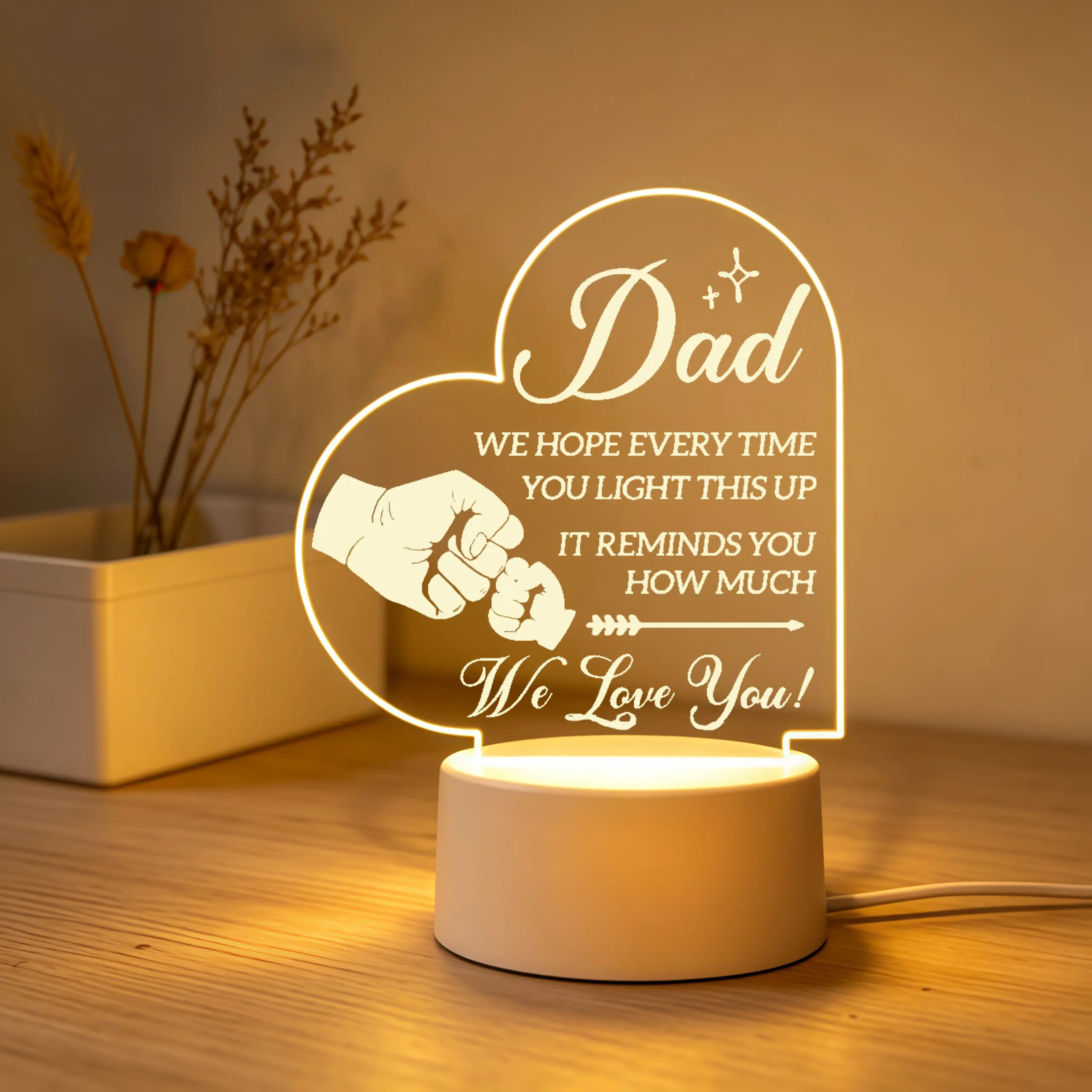 Heart Shaped Dad Engraved Acrylic Night Light With Father And Baby Handprint Pattern, Warm Glow USB Plug-in LED Bedside Desk Lamp, Love Quote Decor Lamp Ideal Father's Day & Birthday Gift For Dad Home Bedroom Ornament