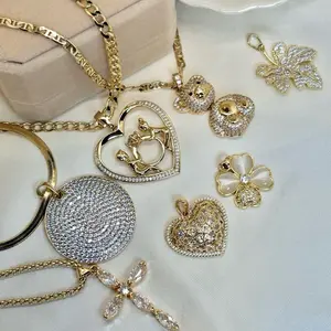 Women's Luxury Laminated Gold Detail Necklace with Decorative Rhinestones - Fashion Statement, Glam Fierce, Glittery Shiny Costume Jewelry Chain for Daily Wear, Versatile Outfit Complement, Decorative Rhinestones Necklaces, Fashion Statement Necklaces