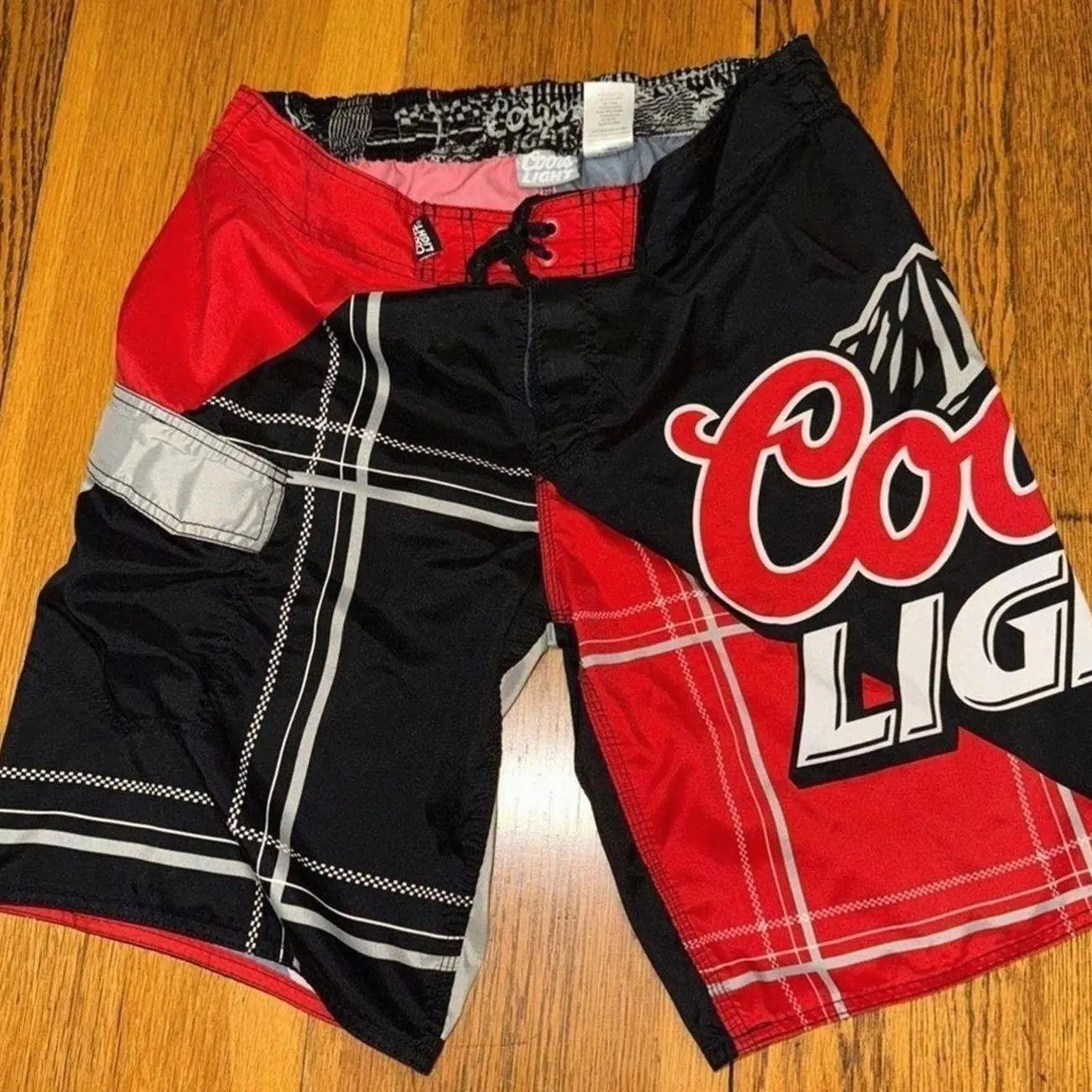 Coors Light Beer Board Shorts Mens 34 Black Red Logo Pockets Swim Trunks Unlined HWJ 1IZ 00D SCG