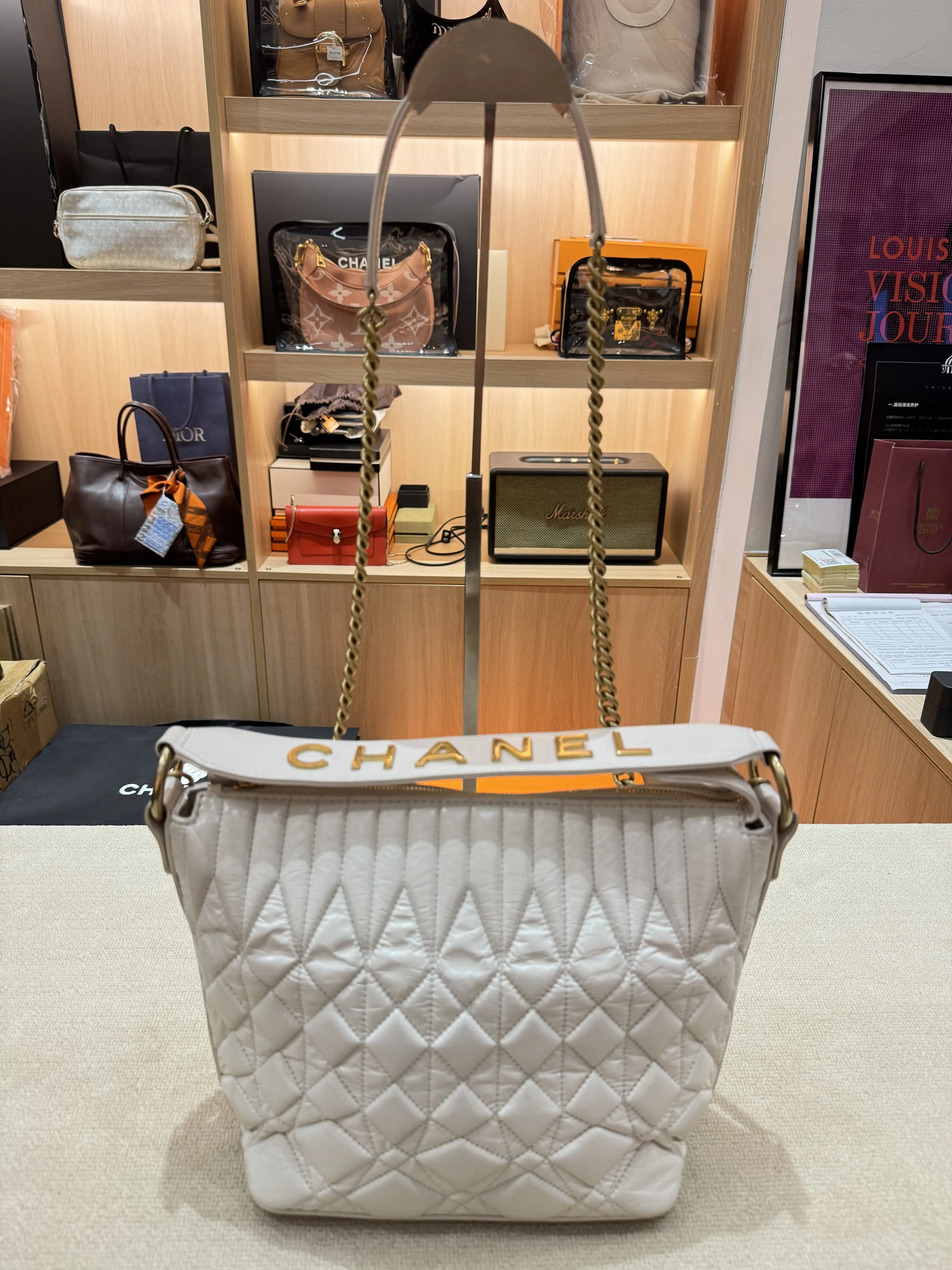 Pre-owned CHANEL 22 Small Bucket Bag White Quilted Gold Hardware Shoulder Bag