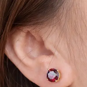 66. Diamond Cut Stud Earrings/ laminado 14k