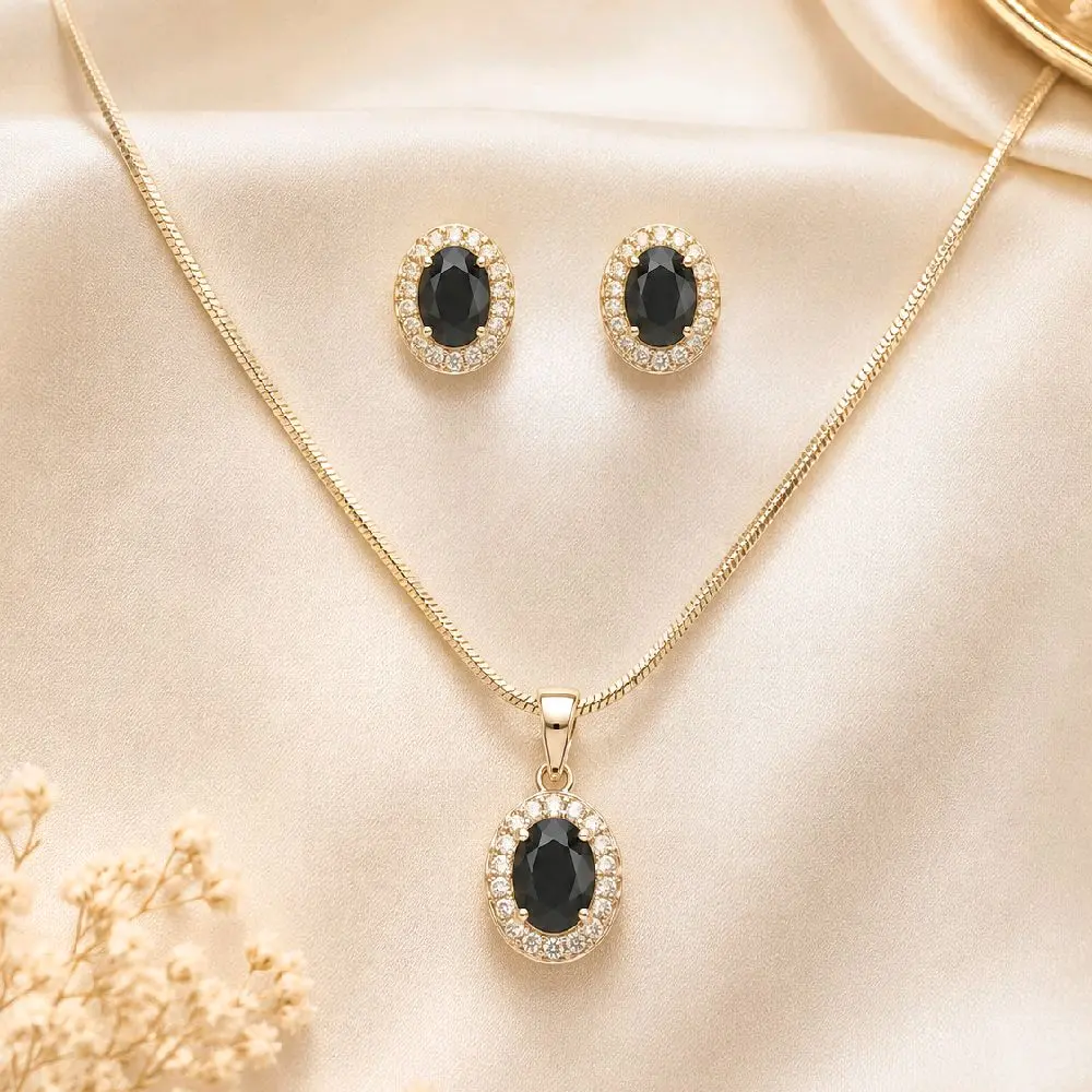 Set oscuro 18 inches  Cadena 18inches con aretes de postecitos . Laminado 14k
