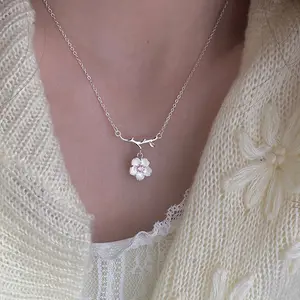Simple Fashion Pink Zircon Cherry Blossom Pendant Necklace For Women Butterfly Love Collarbone Chain Girls Wedding Jewelry Gifts