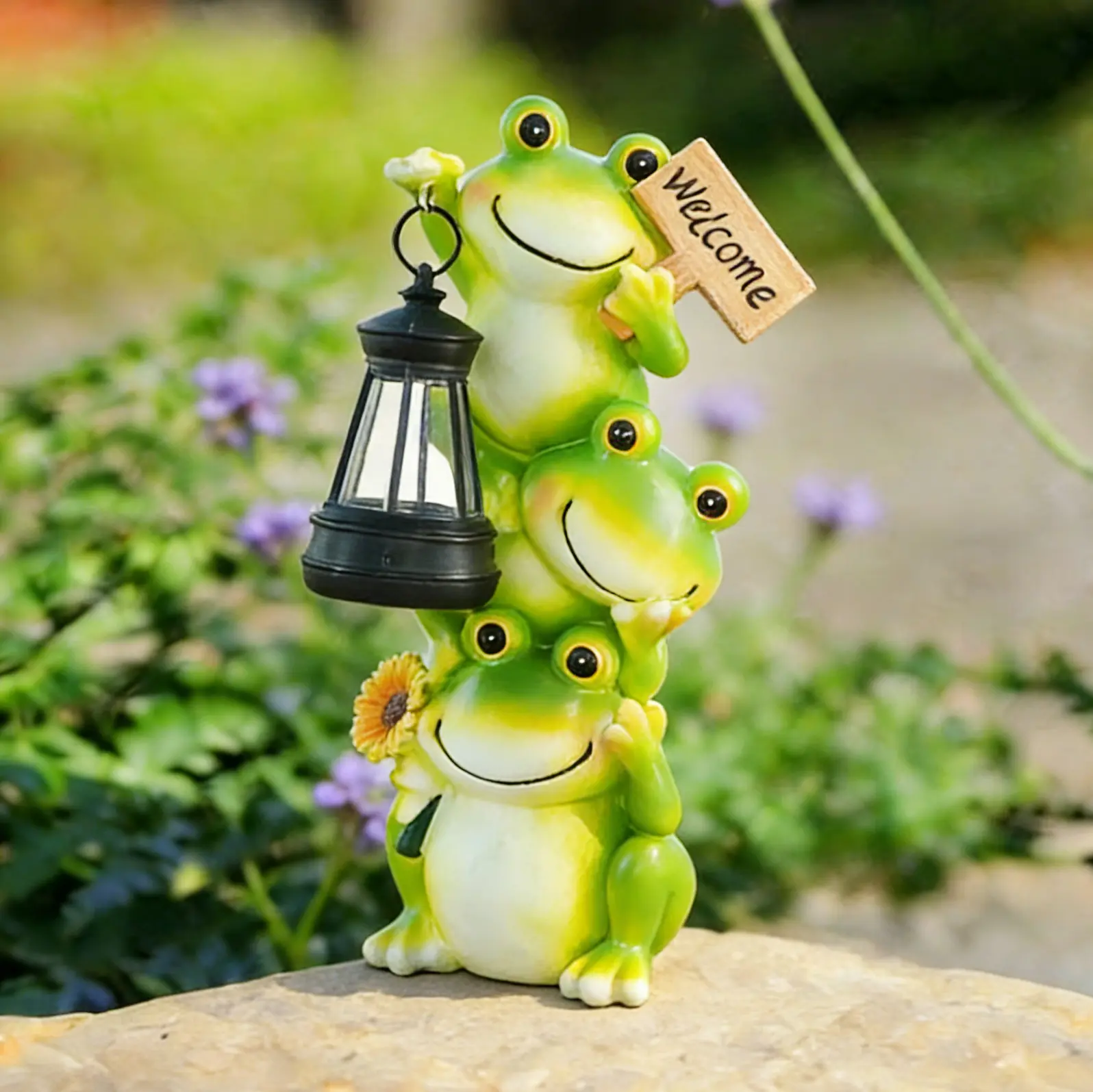 Charming Solar Garden Frog Statue with Welcome Sign - Adorable LED Lit Frog Figurine for Outdoor Decor, Perfect for Patios, Balconies, Backyards, and Lawns - Unique Housewarming Gift Idea