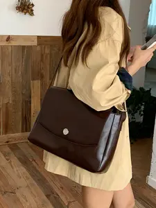 Autumn Winter New Retro Large Capacity Briefcase, Vintage Commuter Crossbody Bag, Simple Messenger Bag for Women, Unique Design, Travel Essentials
