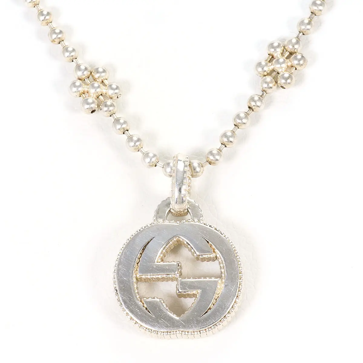 Pre-owned GUCCI Sterling Silver 925 (Ag925) Small Leather Goods Interlocking G Flower Silver Necklace