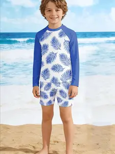 Spring/Summer Swimwear: Red Crab and Sea Turtle Ocean Print Long-Sleeve Two-Piece Set for Boys – Breathable, UV-Protective Beach Vacation Swimwear, Skin-Friendly Beach Vacation Swimwear Set