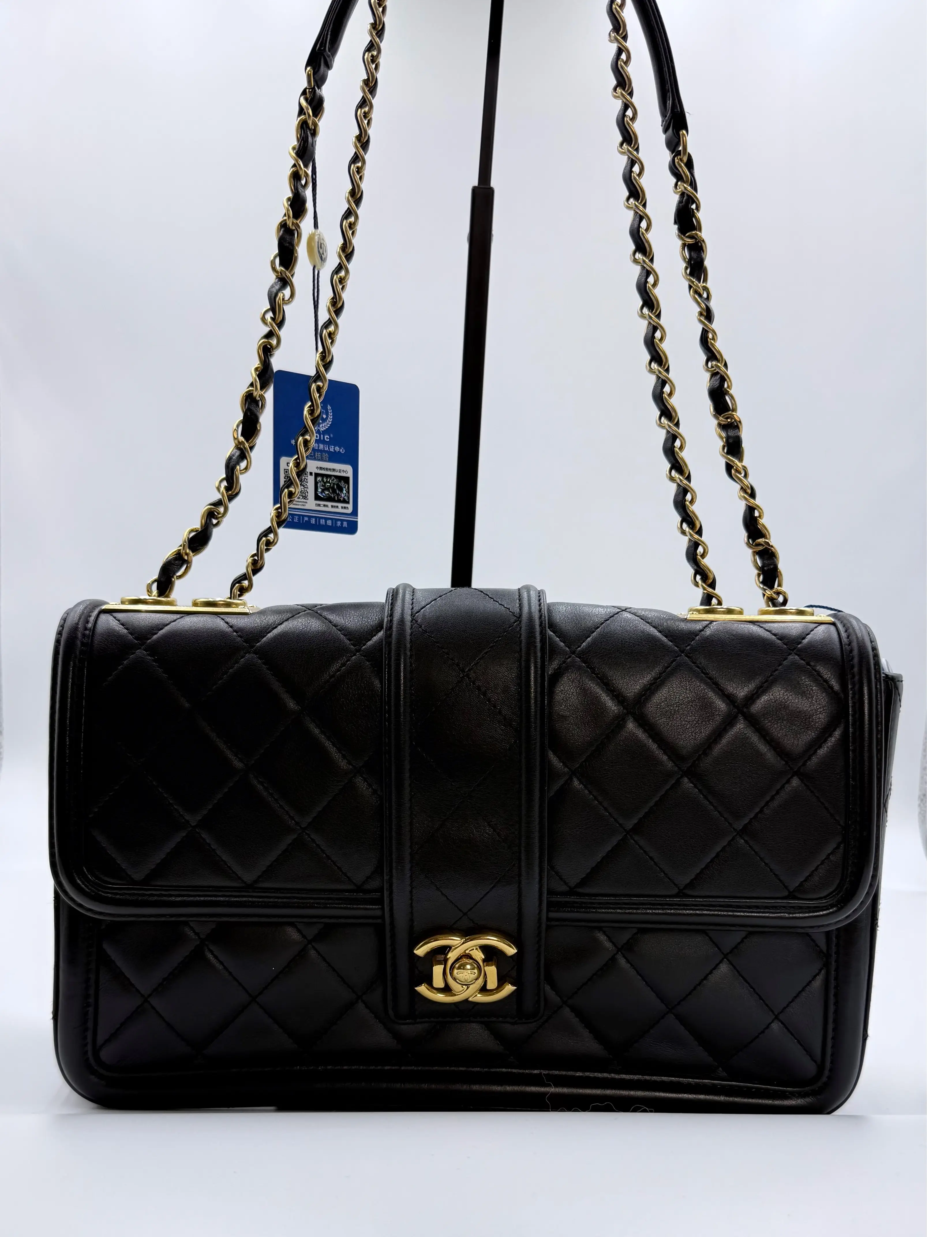 Pre-owned CHANEL Leather Shoulder Bags Lambskin Classic Flap Shoulder Bag