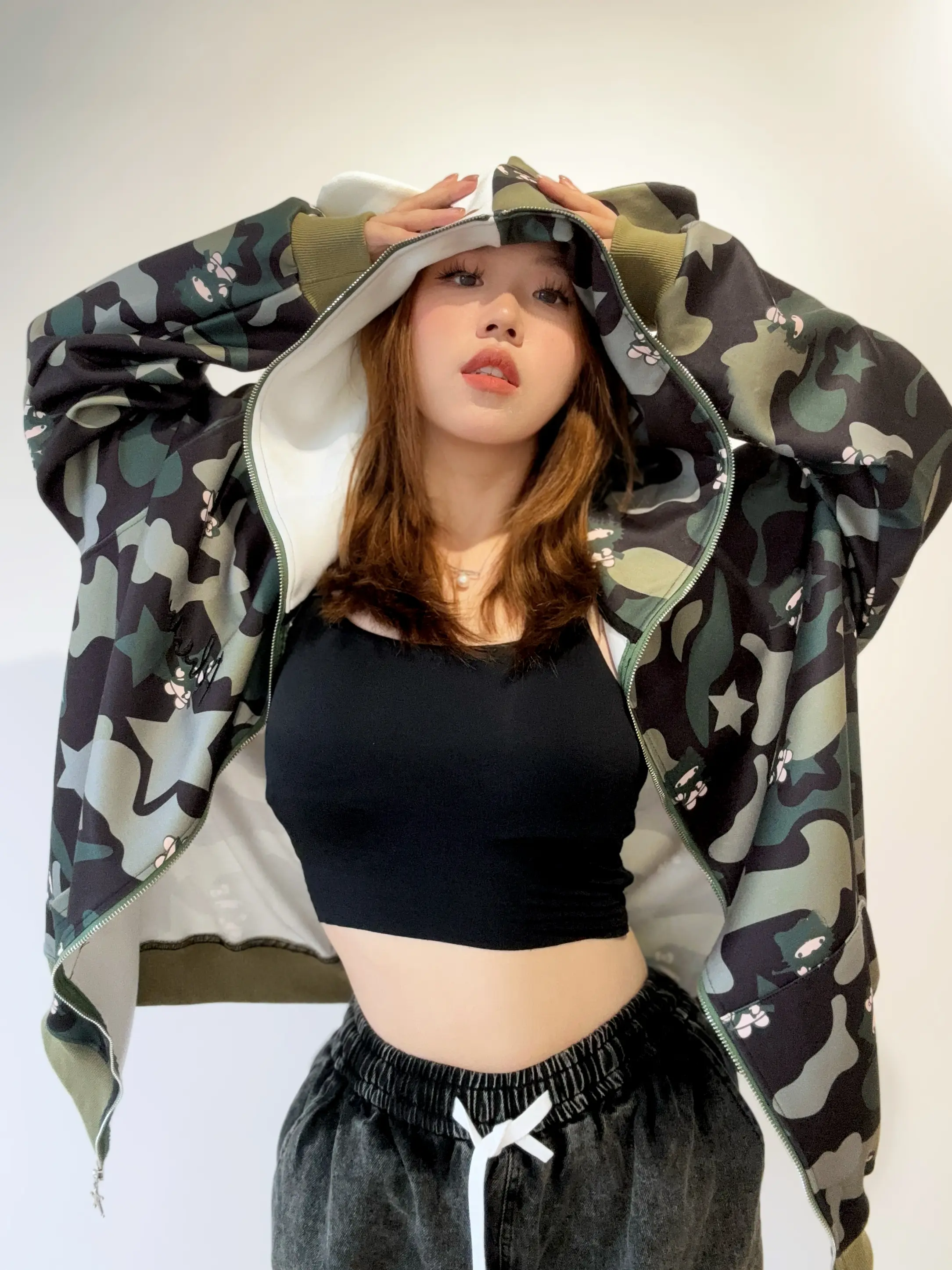 Alielnosirrah Fall Fashion Streetstyle Cute Pink & Green Unisex Camouflage Print Cat Ear Hood Matching Sweater Hoodie Jacket Fit Womenswear