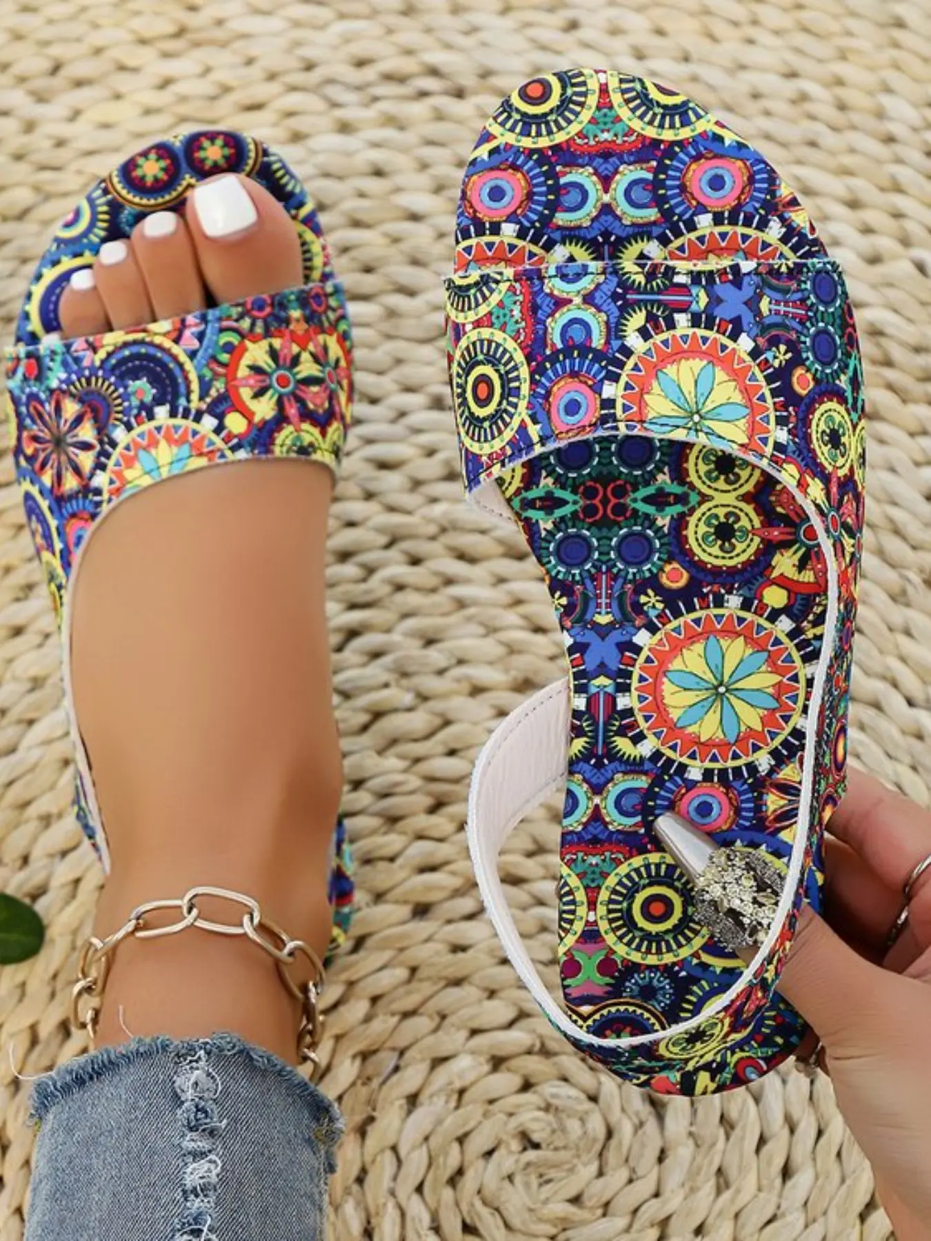 Summer New Bohemian Ethnic Print Flat Sandals for Women, Back Strap Open Toe Anti-Slip Soft Sole Casual Shoes, Versatile Outdoor Roman Shoes, Bohemian Trending Sandals