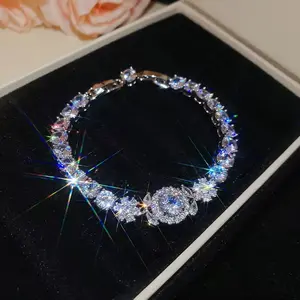 Light luxury and high-end zircon geometric bracelet for women, fashionable and versatile cross-border wristband, Valentine's Day jewelry.