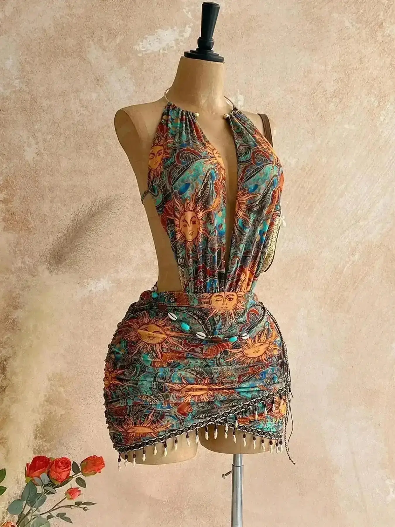 Chic Women's Party Dress, Summer Boho Bohemian Sun Print Backless Halter Mini Dress, Womenswear, Casual Wear, Frill Shell Tassel Tight Fit, Vintage Hippie Festival Style, for Beach and Festivals, Daily Grind, Minimalist