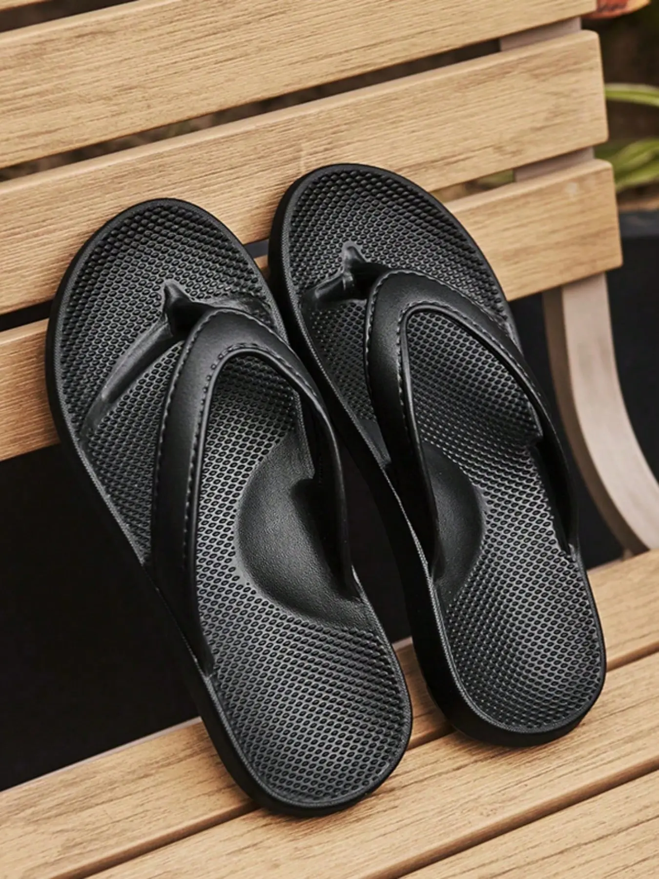 Unisex Thick Sole Cloud Pillow Slippers, Non-Slip Bathroom Home Shoes, Comfortable Cool Sandals for Men and Women, Thick Soled Sandals