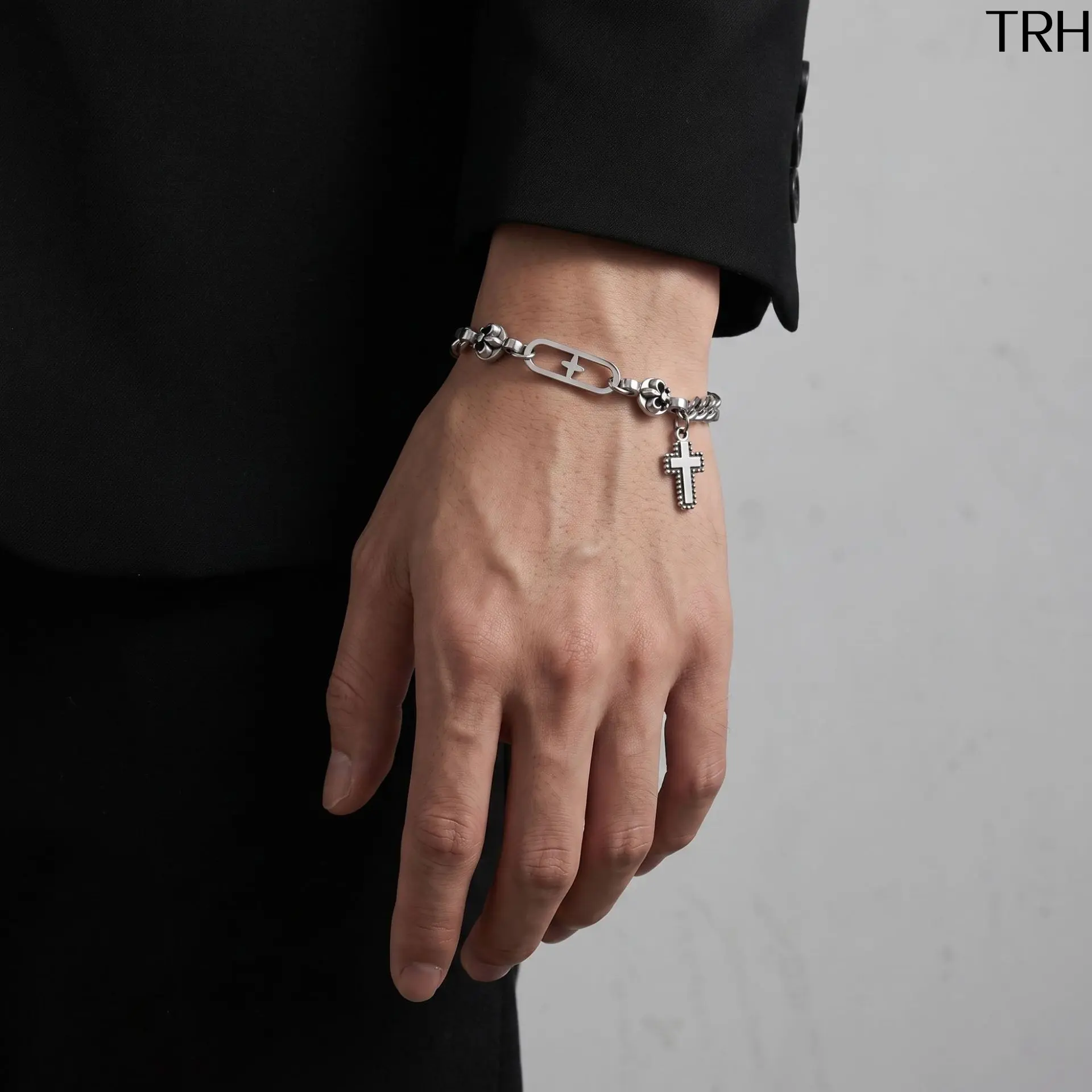 Unisex Titanium Steel Bracelet, Hollow Cross & Fleur‑de‑lis Charm Chain Wrist Jewelry, Non‑Tarnish Luxury Statement Accessory, Adjustable Cool Street Style Bracelet for Men Women, Perfect for Daily Outfits, Formal Matching & Birthday Holiday Gift Giving