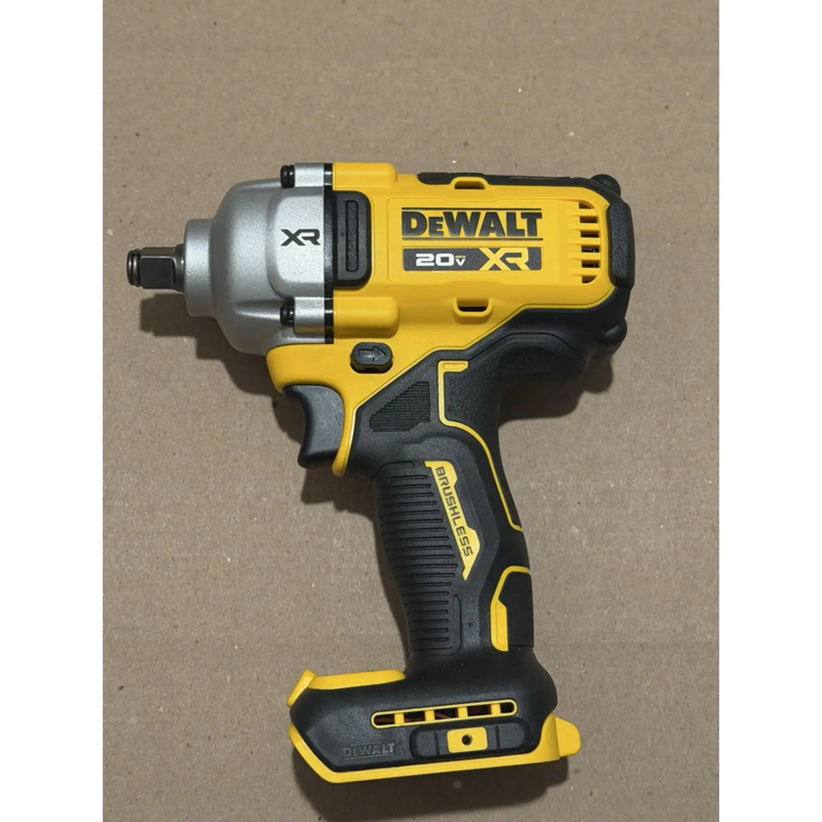 DeWalt 20V XR Brushless Impact Driver with 20V Battery, Yellow and Black Design, Ideal for DIY Projects