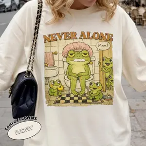 Never Alone Frog Mama Shirt Funny Mother’s Day Gift Tee Mom Life Shirt Vintage Frog Tee Retro Mom Shirt Trendy Mama Tee T