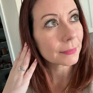 Product Review of DRMTLGY Physical Tinted Moisturizer SPF44 2 fl oz Water-Resistant Sunscreen from A**e L**e S**i