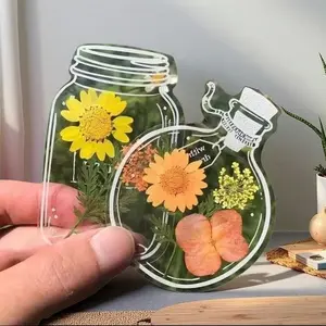 Creative handmade DIY dried flower bookmarks, embossed on plastic film, spring children's self-made transparent bottle plant bookmarks