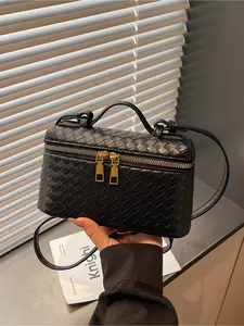 New Vintage-Inspired Black Braided Handbag with Double Zipper and Metal Hardware Perfect for Daily Commutes, Dates, and Casual Outings Crossbody Purses