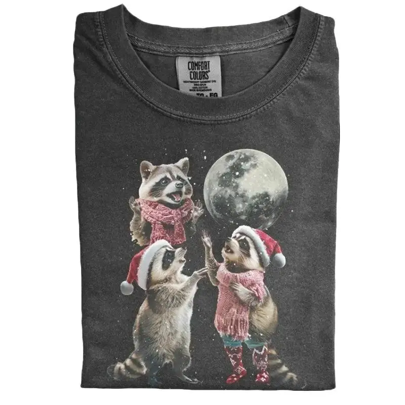 Men's Vintage Christmas 3-Raccoons Cartoon Graphic Crew Neck T-Shirt, Retro Moon Casual Oversized Washed Short-Sleeve Top, All-Seasons Cold-Wash Cute Christmas Gift-Ready Tee for Raccoon Lovers