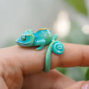 Unique Cute Chameleon Ring for Women Girl Enamel Jewelry Fashion Animal Ring Party Jewelry Creative Birthday Christmas Gifts Halloween Jewelry