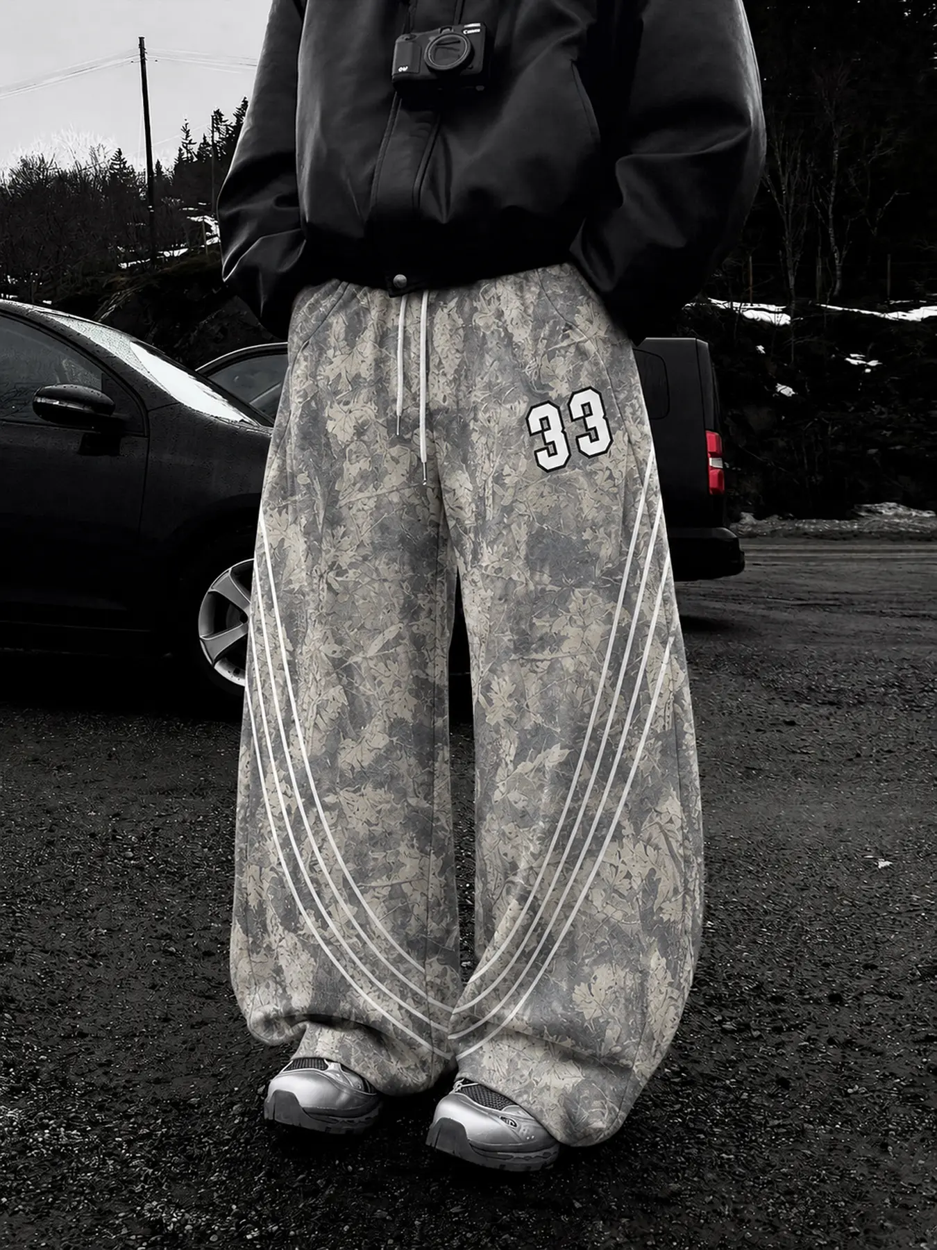 Men Baggy Track Pants Curved Quadruple Stripe Streetwear Sweatpants Wide Leg Leaf Camouflage Loose Trouser Aesthetic Number 33 Drawstring Athletic Sweats