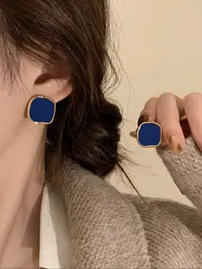 Women's Elegant Vintage Simple Stud Earrings, Fashionable Small Square Design, Versatile Daily Wear Jewelry for All Seasons