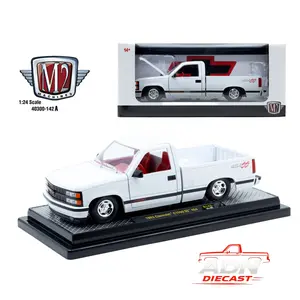 M2 Machines 1:24 1993 Chevrolet C1500 SS 454 – White – Release 142A