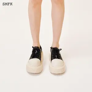 COMPASS RIDER Wilderness Low-Top Boots Monochrome Duo