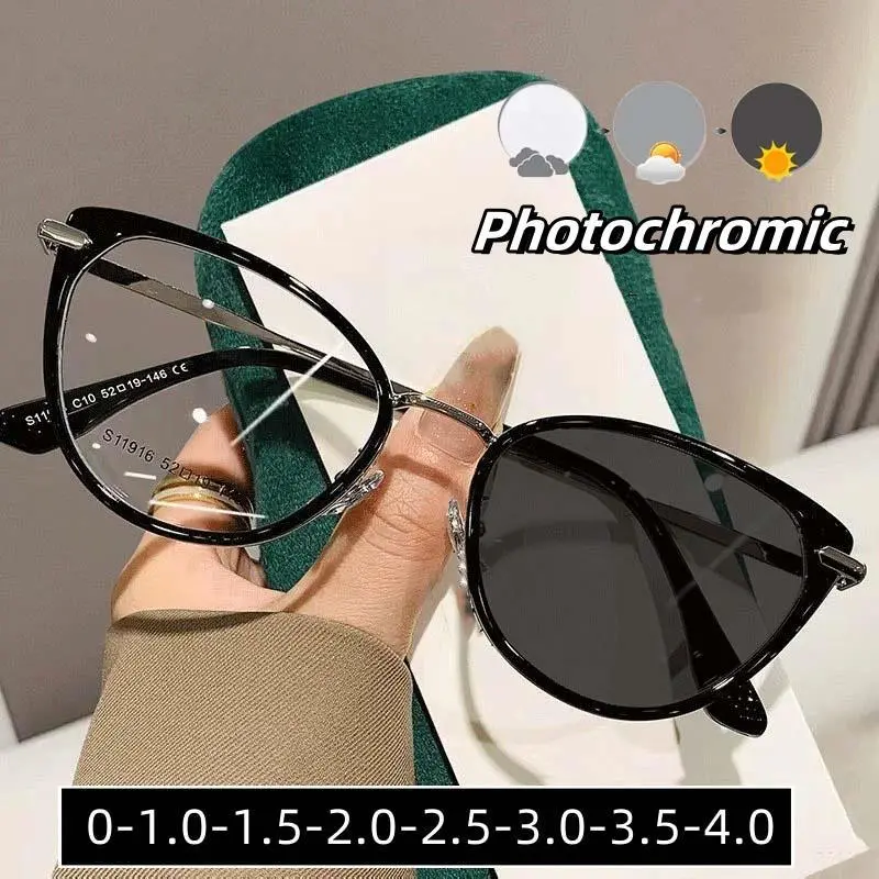 Women's Black Cat Eye Myopia Glasses, Auto-Adjusting Color-Changing Lenses, Sunglasses for Driving & Traveling, Diopter to -4.0, Auto-Adjusting Color-Changing Women's Frames, Black-To-Clear Gradient Women's Frames