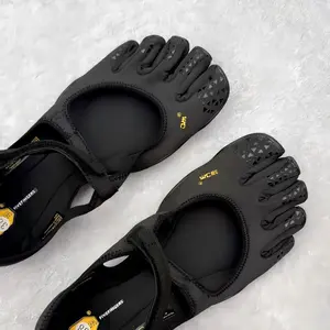 Women's Five-toed Shoes are Excellent for Both Indoor and Outdoor Yoga and Pilates Training. They are Comfortable and Breathable.