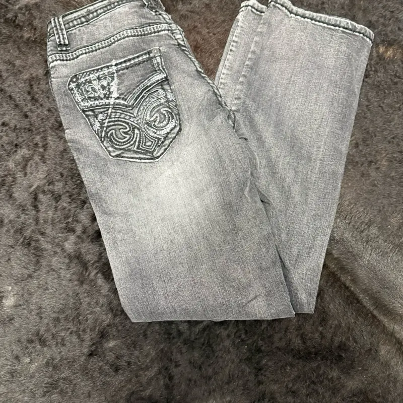 Answer Me Anchor Ancla Jeans with Embroidered Pockets and Distressed Details