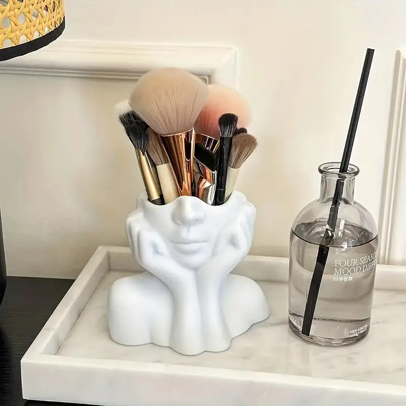 Cute Face Shaped Makeup Brush Holder, Minimalist Reclining Feel, Desktop Art Device, Practical and Aesthetic, Small Plastic Storage Box, Makeup Organizer Box, Cosmetic Organizer, Cosmetics Organizer, Durable Storage Organizer