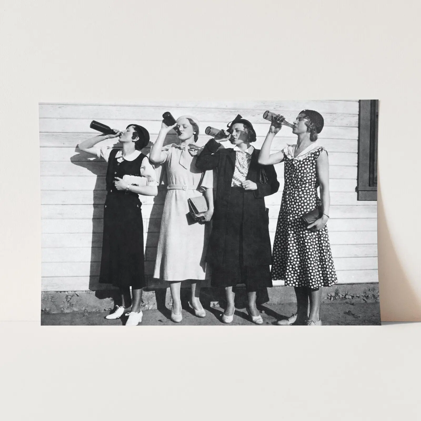 Trendy Poster-Flapper Girls Drinking Vintage 1900s 1920 Ladies Bar Decor Wall Art Poster Print Room Gifts Colorful Ornaments Decoration Photo