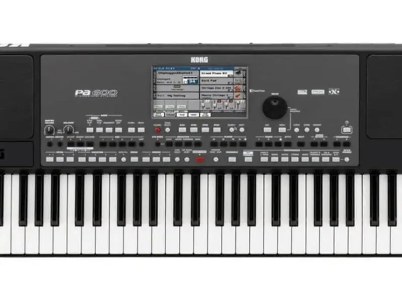 Korg PA600 61-Key Professional Arranger with Color Touchview Display