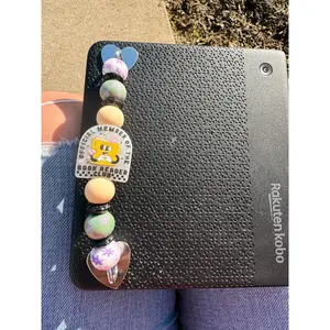 Book Reader Club Kindle Strap