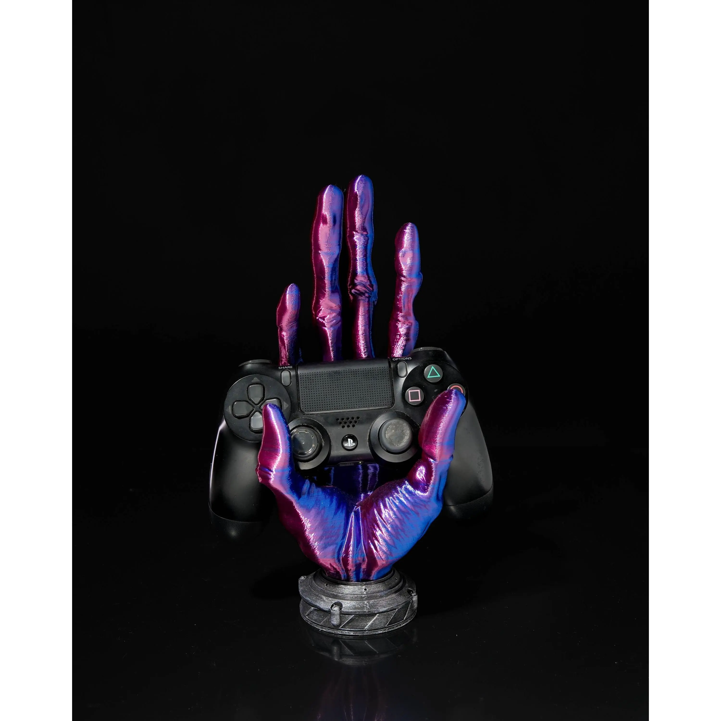 Alien Hand Controller Holder - Gaming Accessory with 4 or 6 Finger Options and Otherworldly Design, Gift Organiser