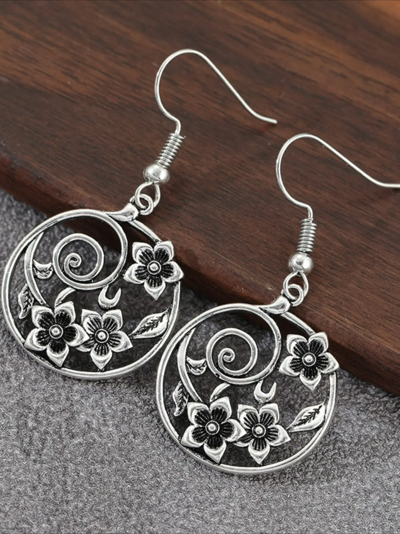 Vintage Copper Silvery Dainty Daisy Earrings, Floral Dangle Earrings, Silvery Flower Earrings, Gift for Her, Dangling Earrings
