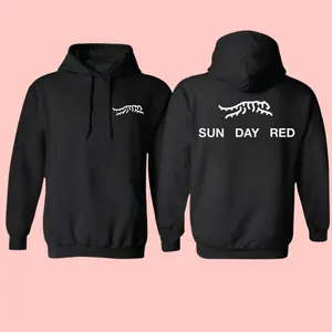 Sunday Red Tiger Hoodie – Golf Inspired Sweatshirt, Retro Tiger Logo Pullover, Vintage Streetwear Graphic Hoodie for Men and Women, Perfect Golf Fans Gift