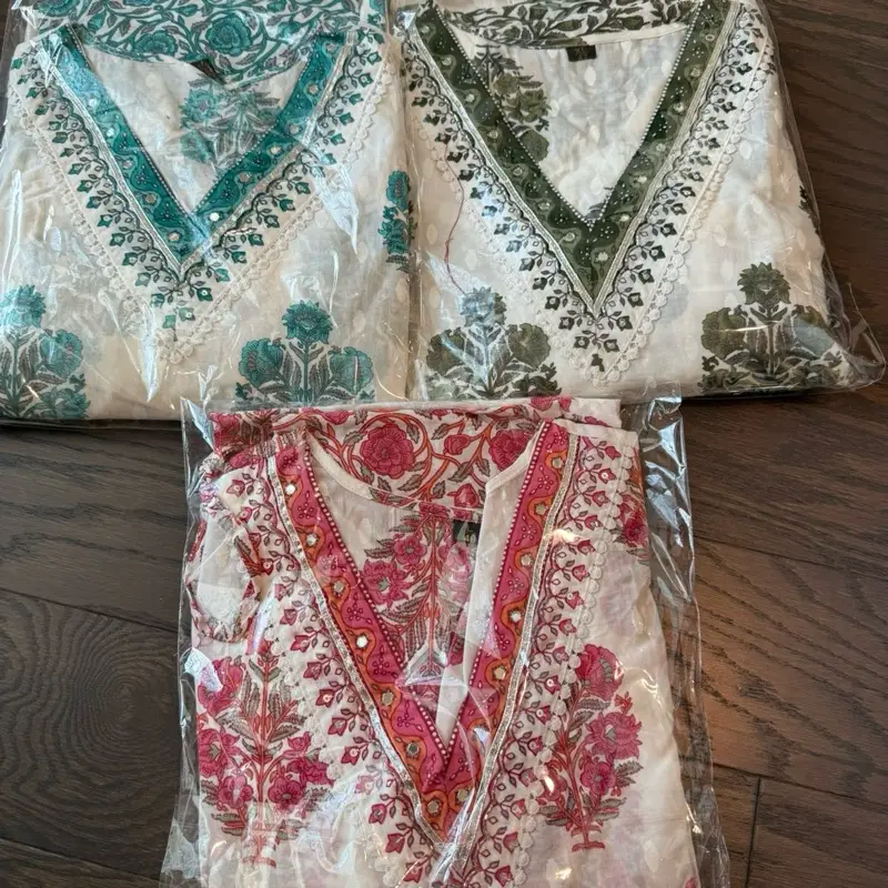 Cotton V Neck 3Pcs Kurtha Set with Floral Patterns and Embroidery Design