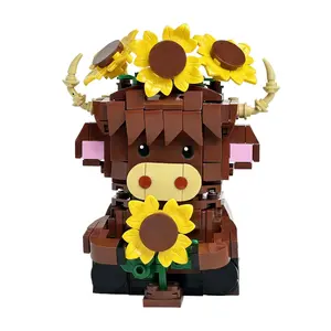 Highland Cow Building Blocks Set, Collectible Animal Building Toy, Creative Scottish Cow Sunflower Brick Set for Adults & Kids (Age 3+), DIY Home Office Decor, STEM Education-Gift Ideas