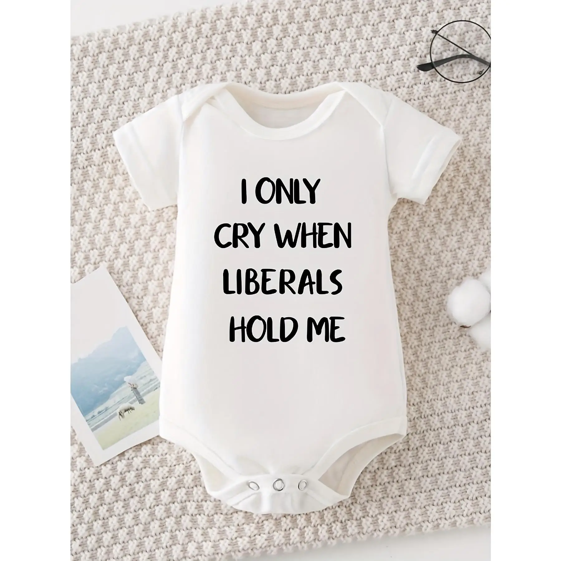 I ONLY CRY WHEN LIBERALS HOLD ME print Casual Comfortable Short Sleeve Baby Romper Funny Newborn Boys Clothes 100% Cotton Triangle Jumpsuit, for Outdo