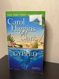 Gypped by Carol Higgins Clark (Regan Reilly Mysteries #15)
