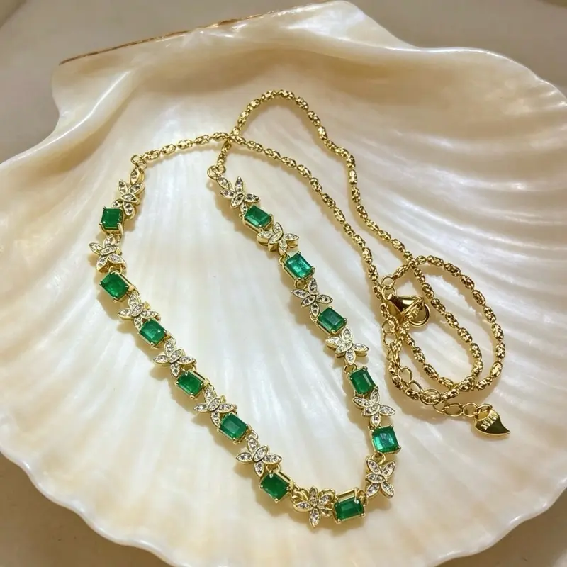<PingEast Jewelry>Emerald necklace--925 Sterling Silver Gold-Tone Necklace set with 12 natural 0.45ct strong-fluorescence Colombian emeralds. Simple, elegant, and delicately refined — a timeless piece that pairs effortlessly with any outfit and is perfect