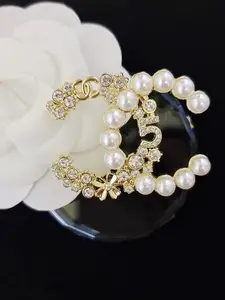Sparkling Luxury Party Brooch, Elegant Letter Pattern Design, Perfect for Weddings and Parties, Eye-Catching Decoration Pin