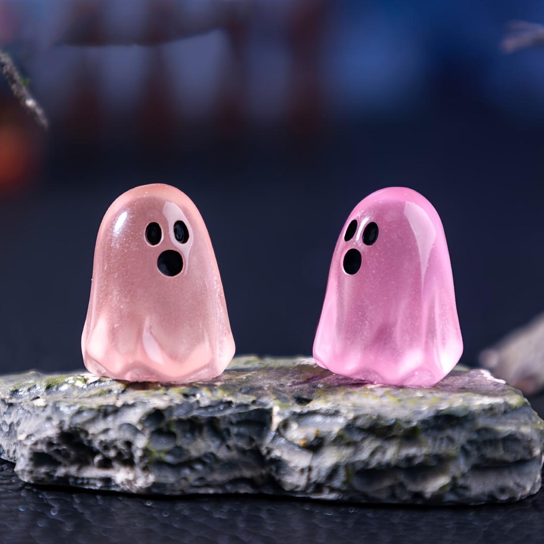 Glow-In-Dark Mini Ghost Figurines (20/50Pcs, Random Colors), Halloween Collectible Miniatures, Home Decor Statues for Desktop & Car Landscape Accents