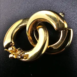 14K Gold Earrings - Elegant Hoop Design with Secure Clasp for Everyday Wear